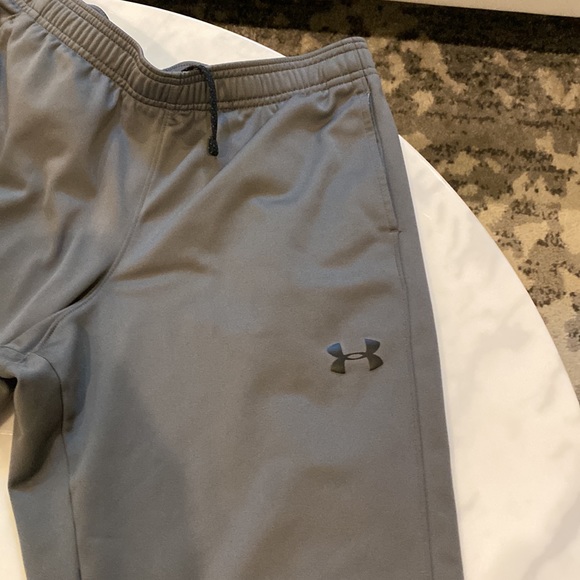 Under Armour gray pants - Picture 3 of 4